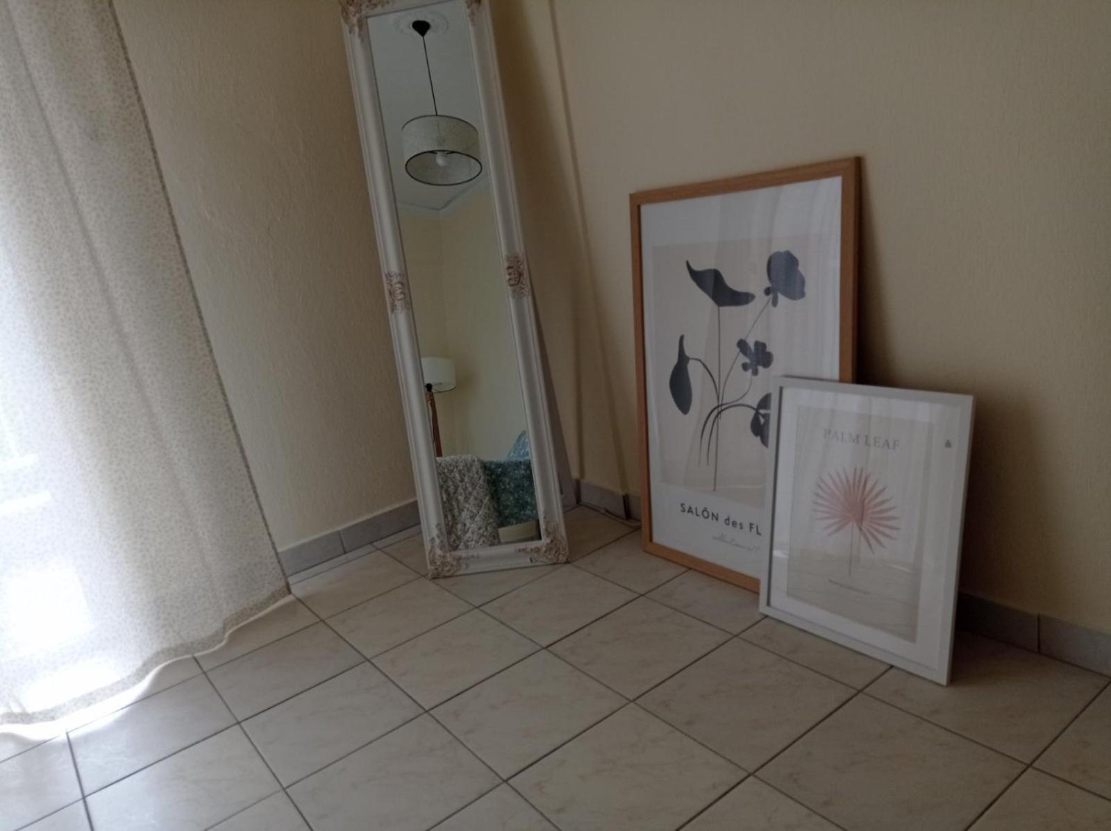 Homie Apartment Драма Екстериор снимка