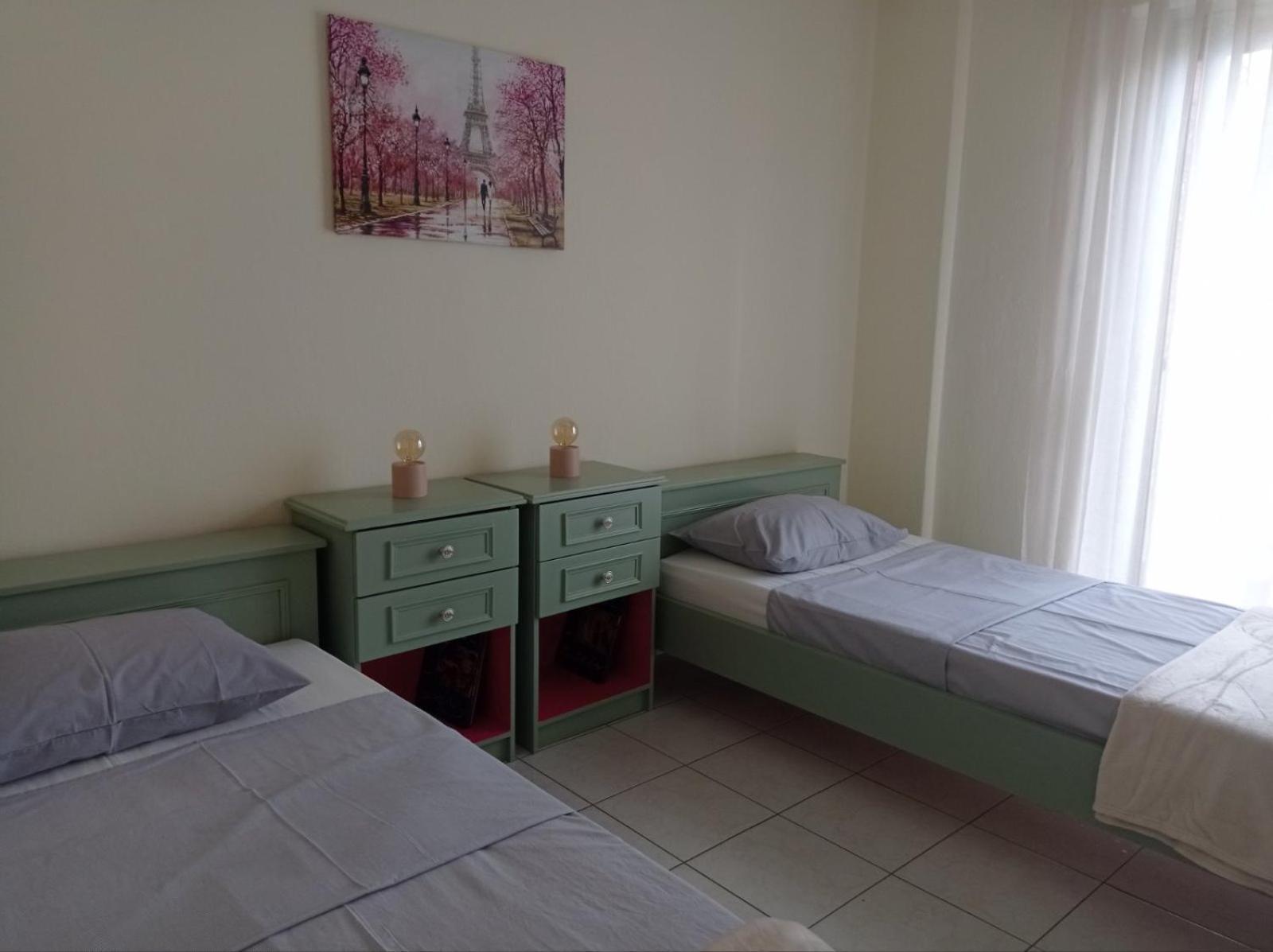 Homie Apartment Драма Екстериор снимка